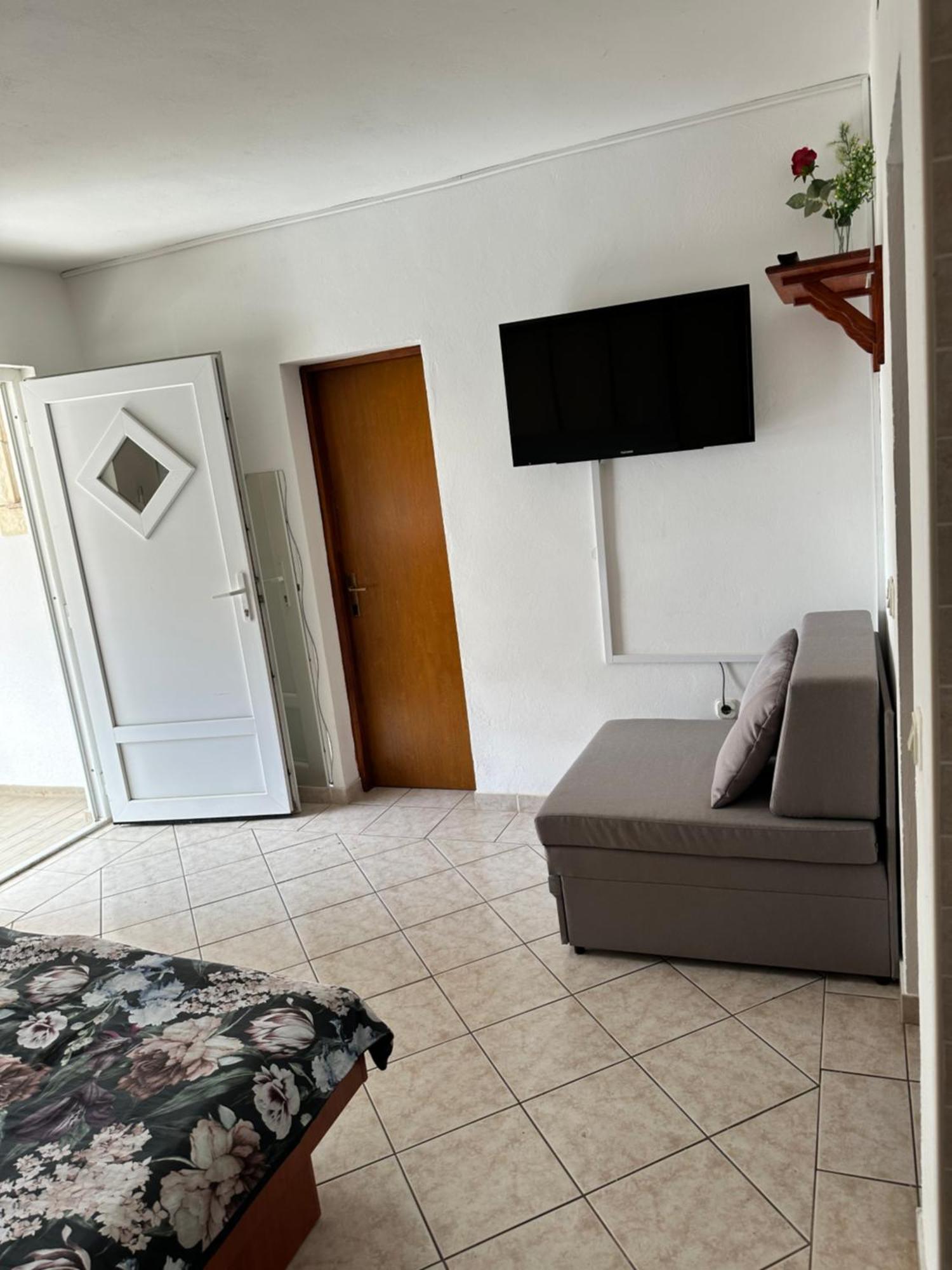 Apartments Kristina Вир Екстериор снимка