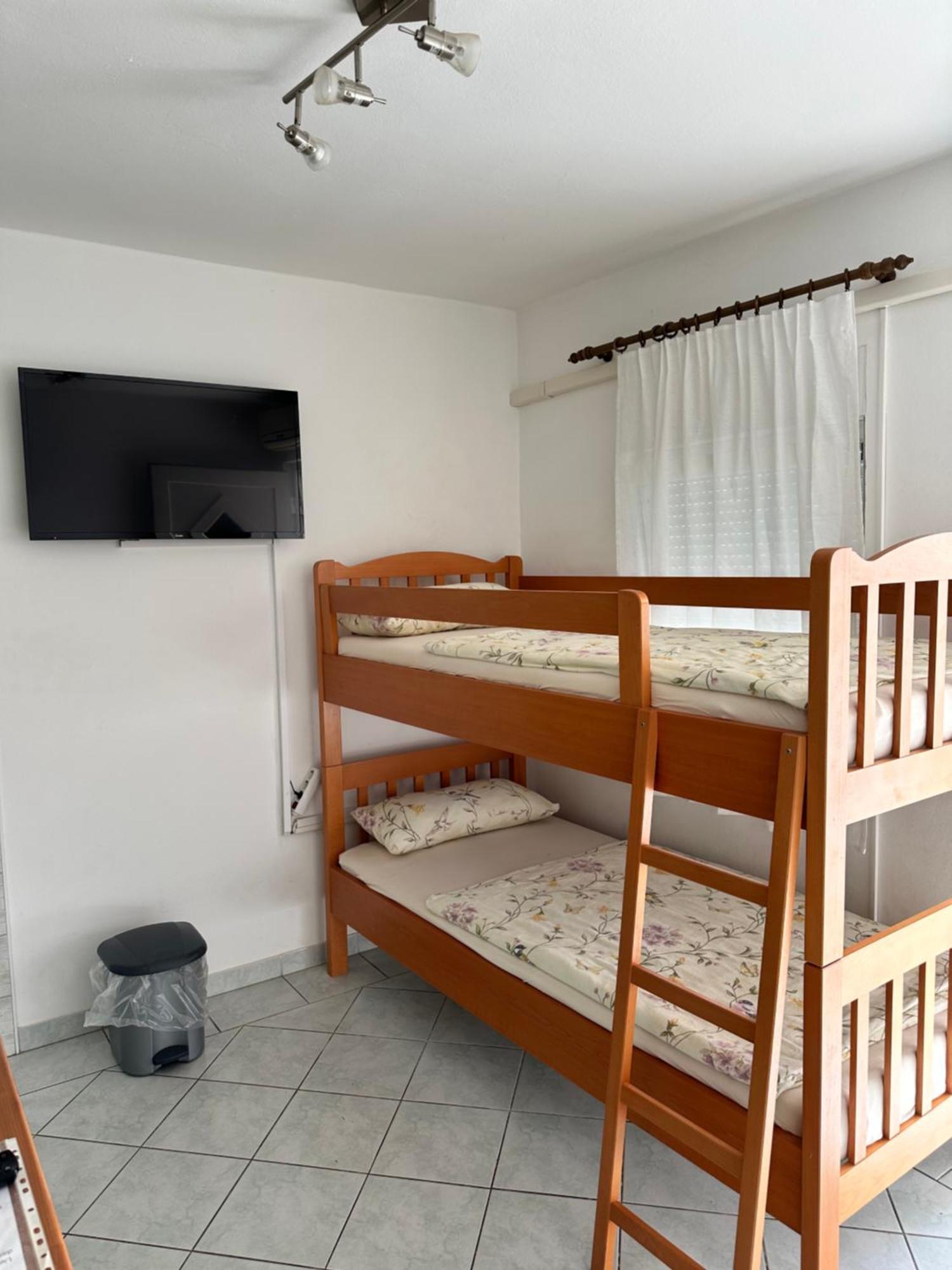 Apartments Kristina Вир Екстериор снимка